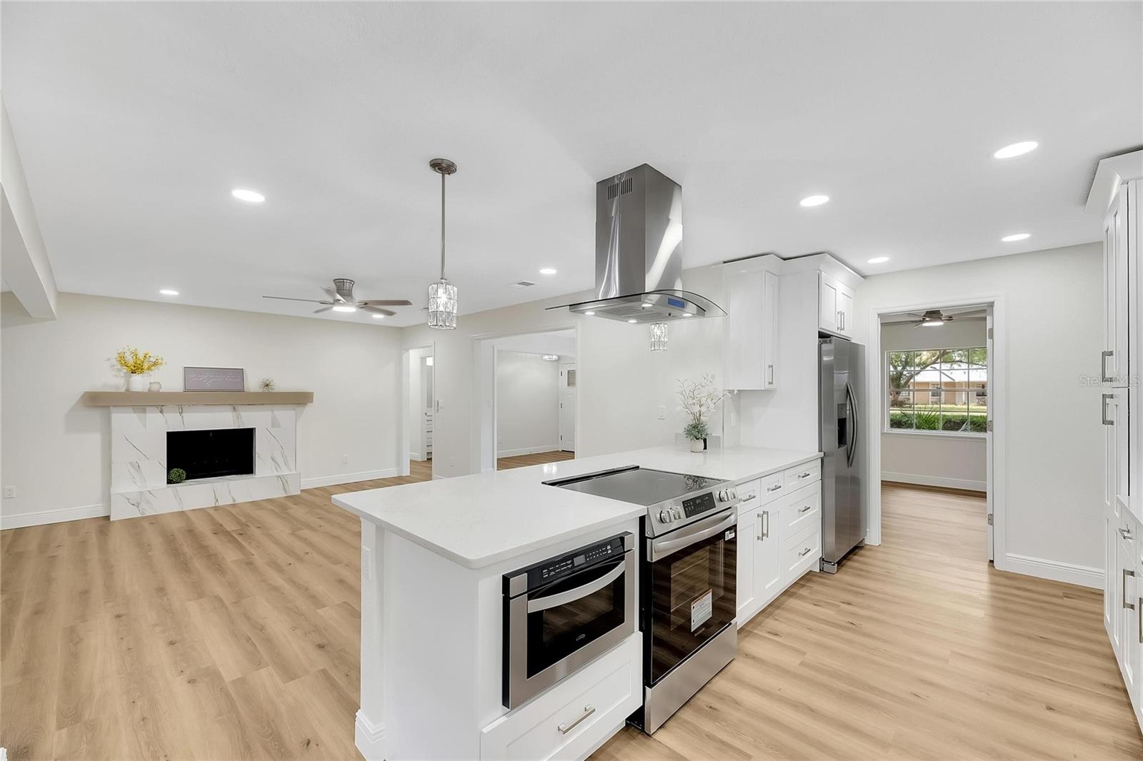 PARKWOOD MANOR - Residential
