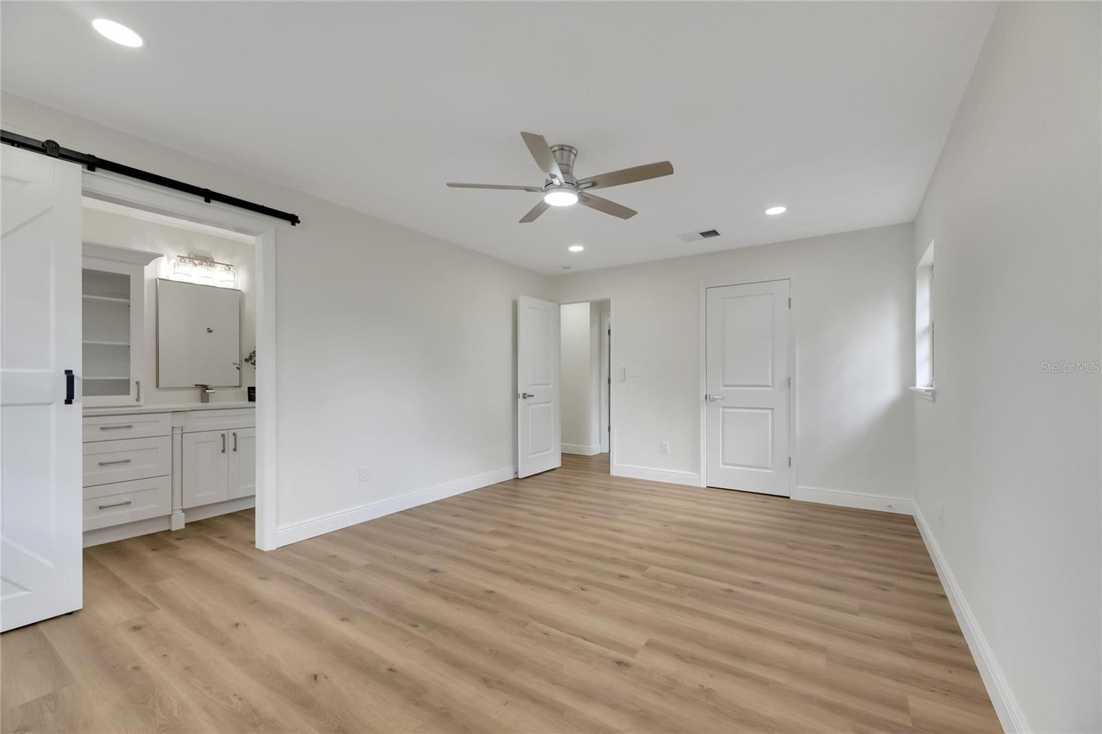 PARKWOOD MANOR - Residential