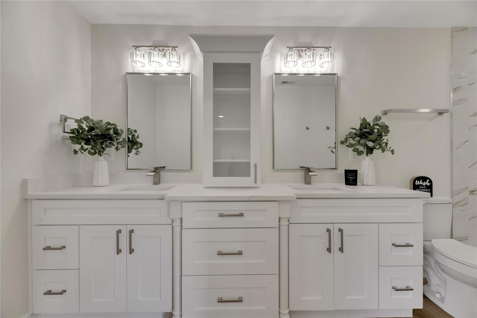 PARKWOOD MANOR - Residential