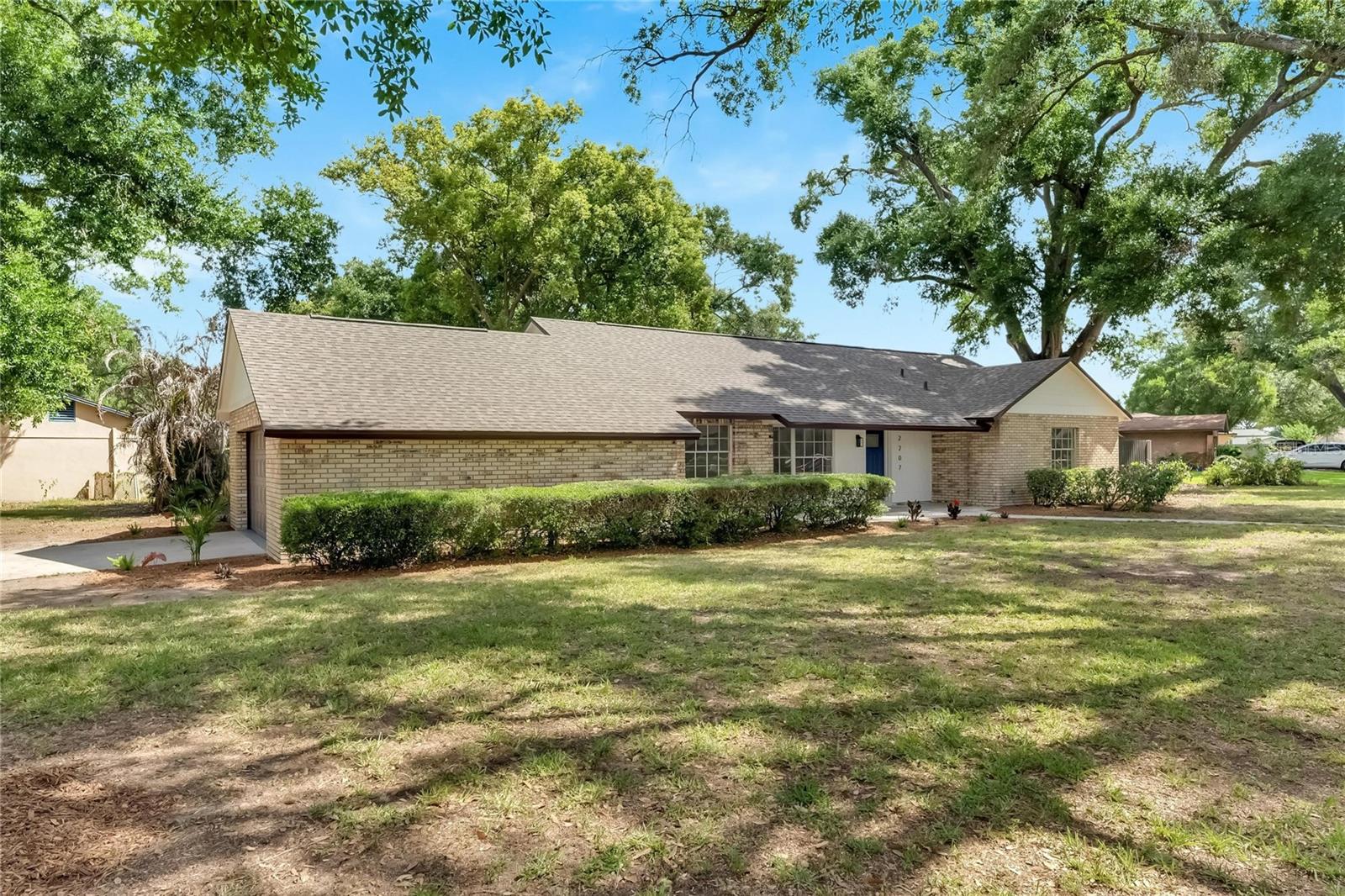 PARKWOOD MANOR - Residential