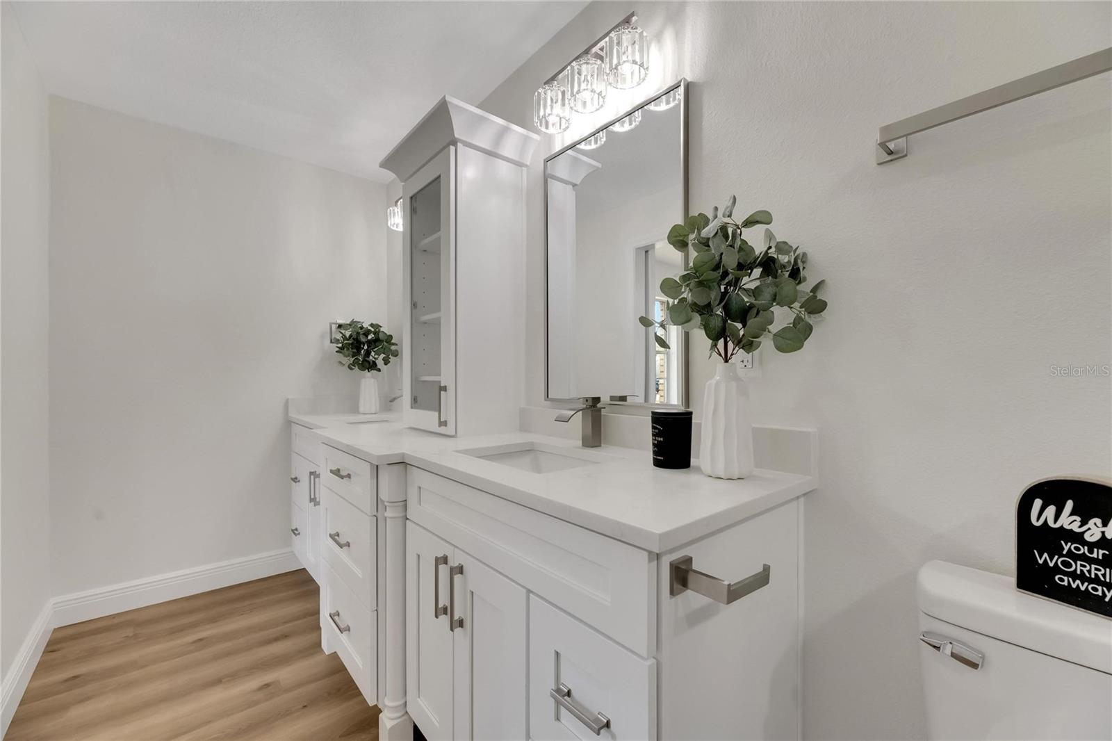 PARKWOOD MANOR - Residential