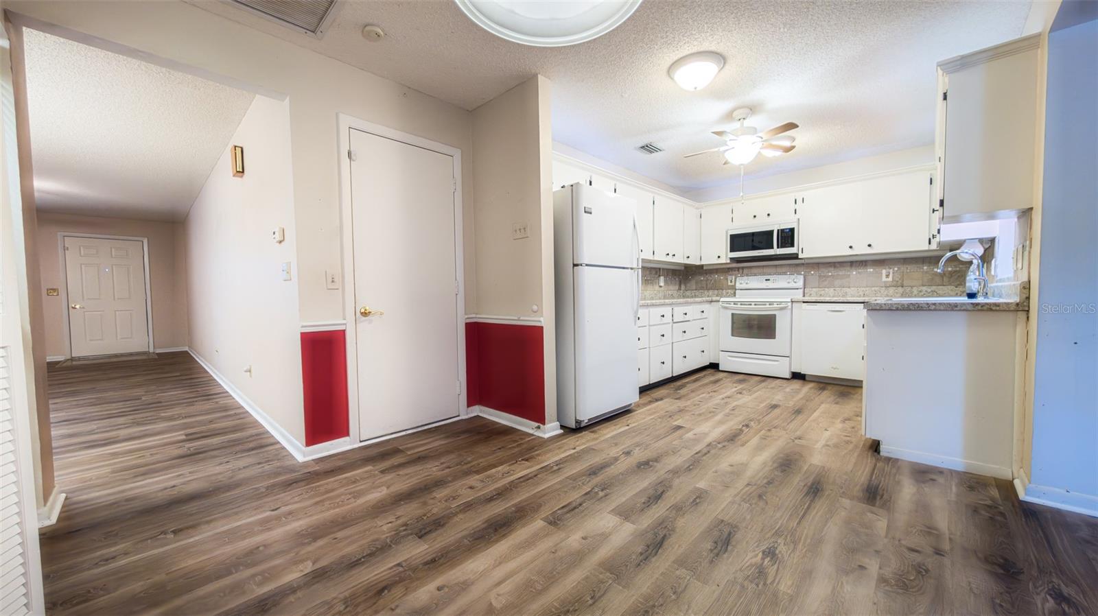 CIRCLE SQUARE WOODS - Residential