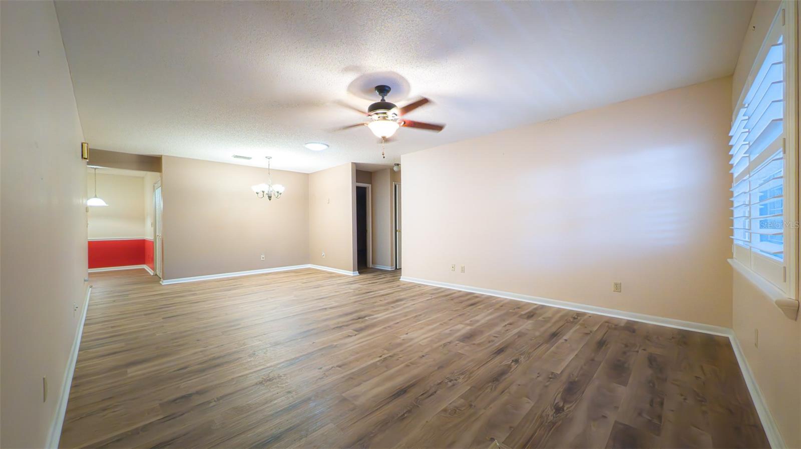 CIRCLE SQUARE WOODS - Residential