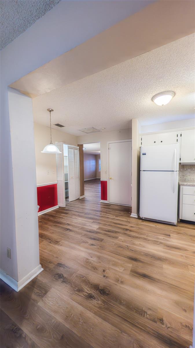 CIRCLE SQUARE WOODS - Residential