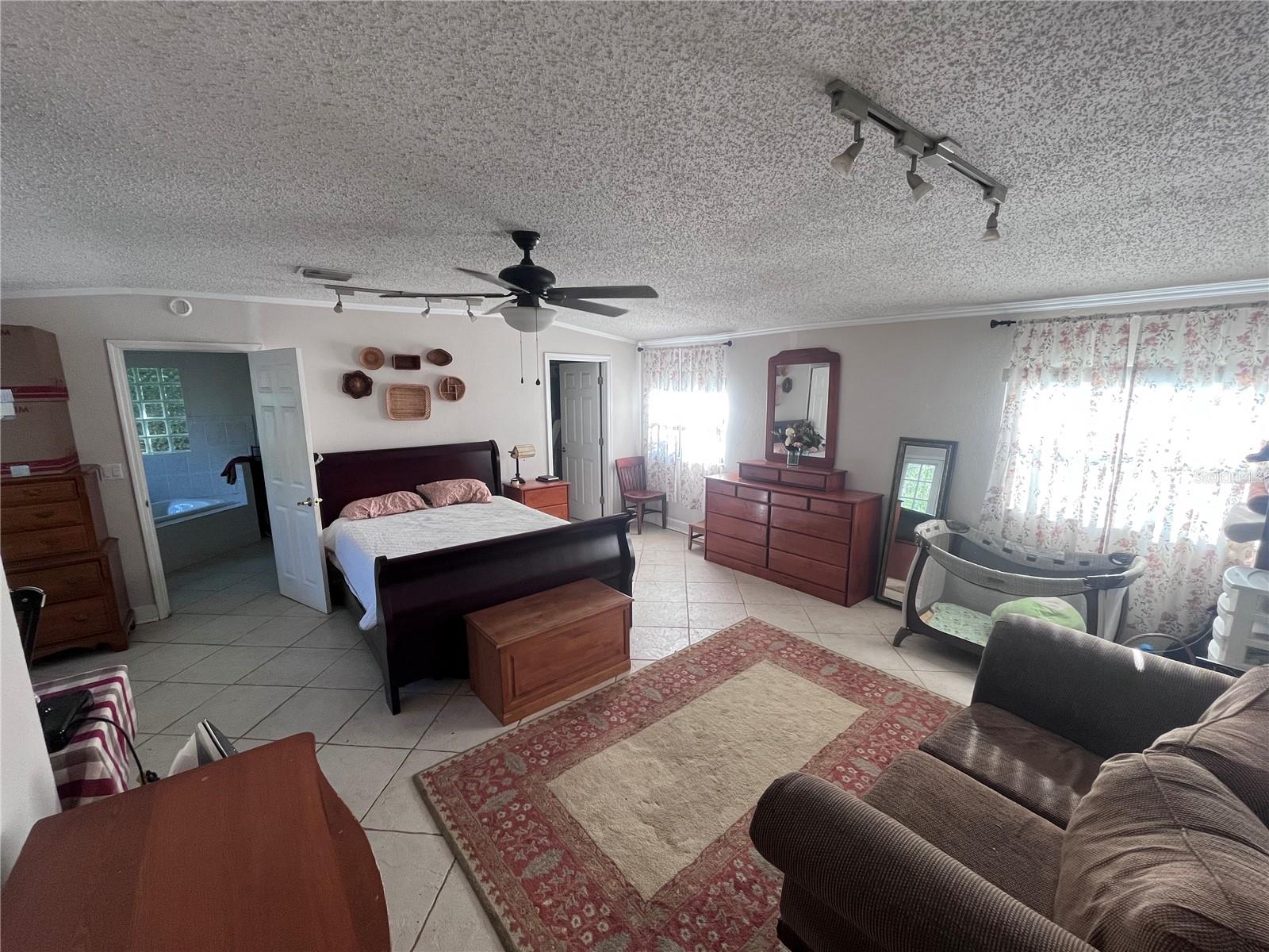 EDEN ACRES - Residential