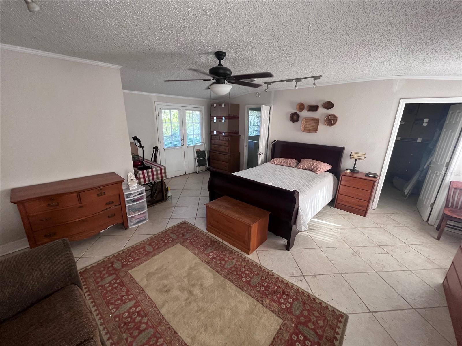 EDEN ACRES - Residential