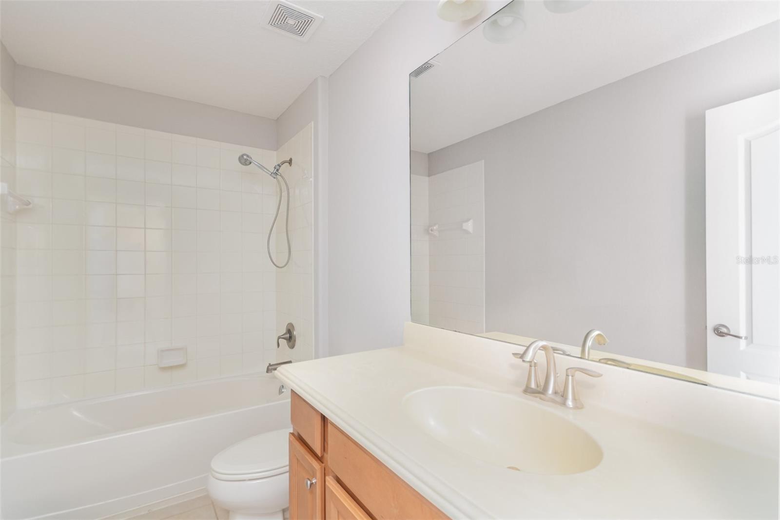 SAVANNAH LNDGS - Residential