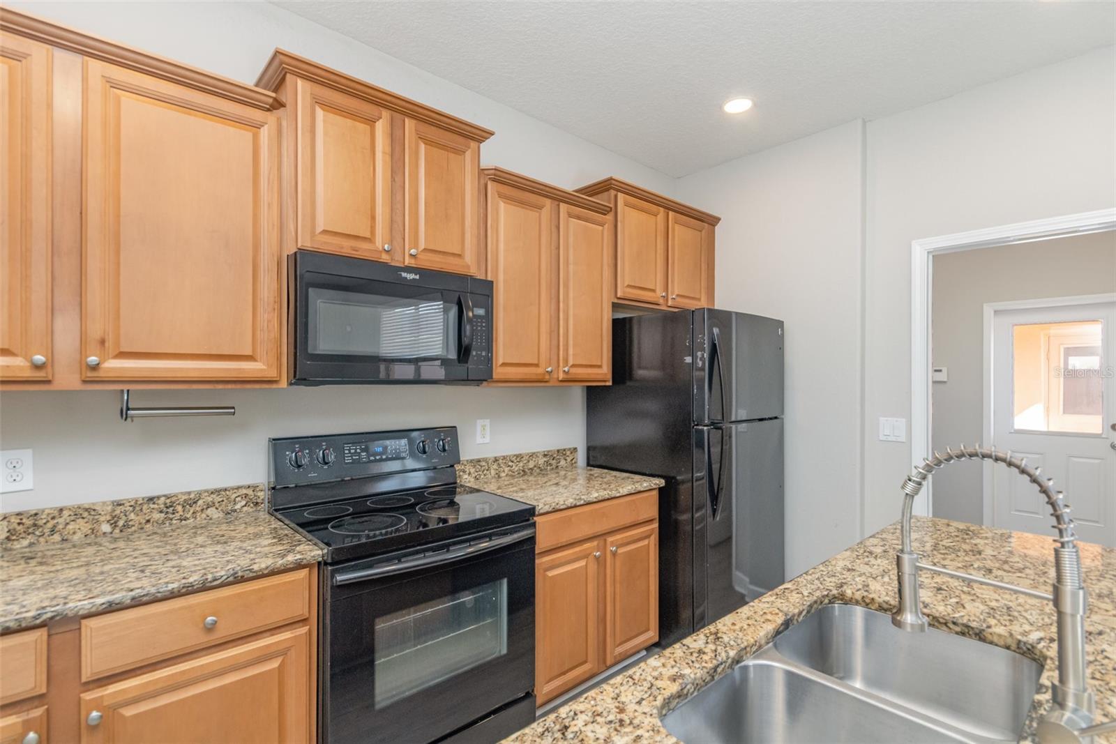 SAVANNAH LNDGS - Residential