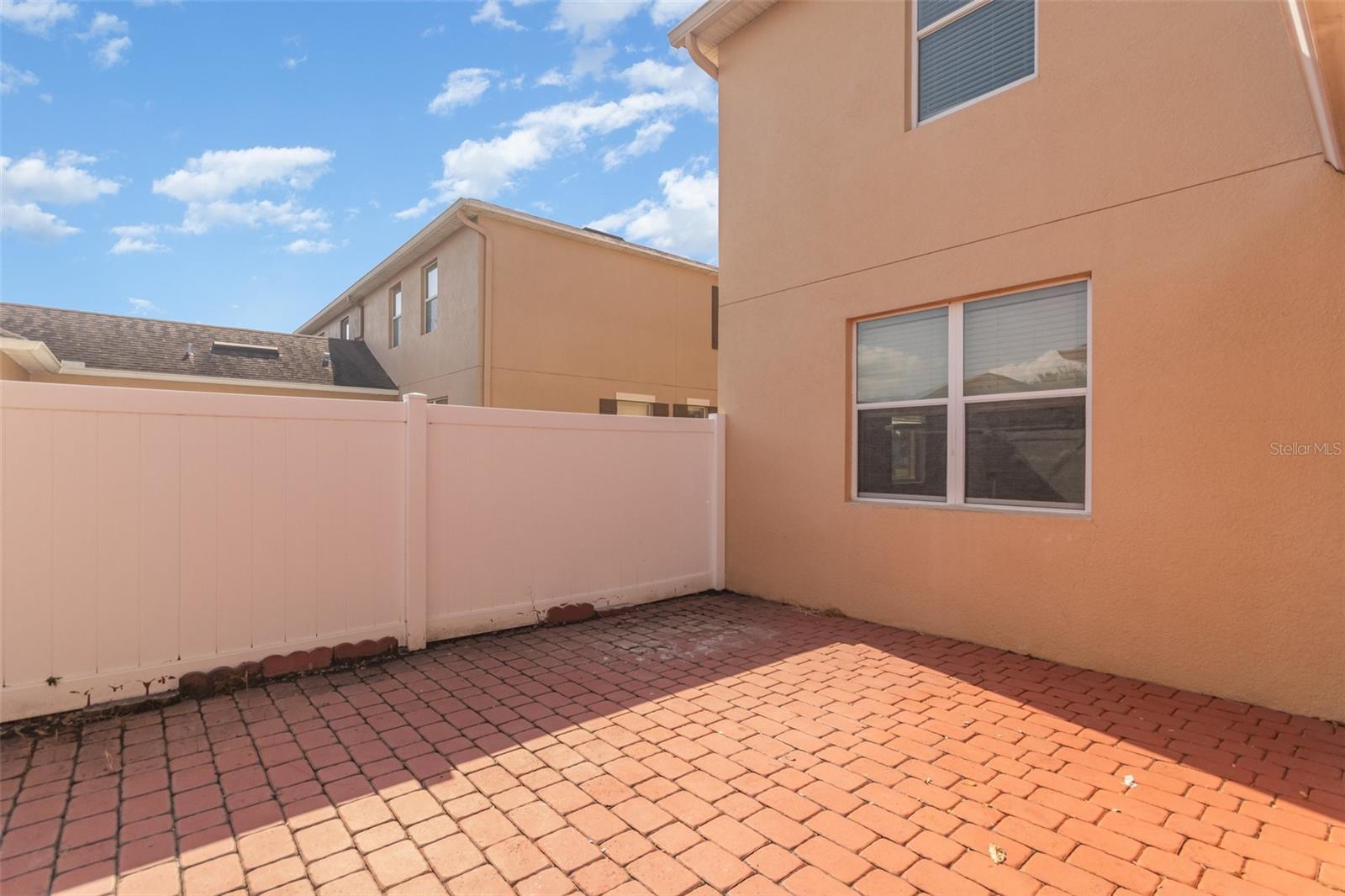 SAVANNAH LNDGS - Residential