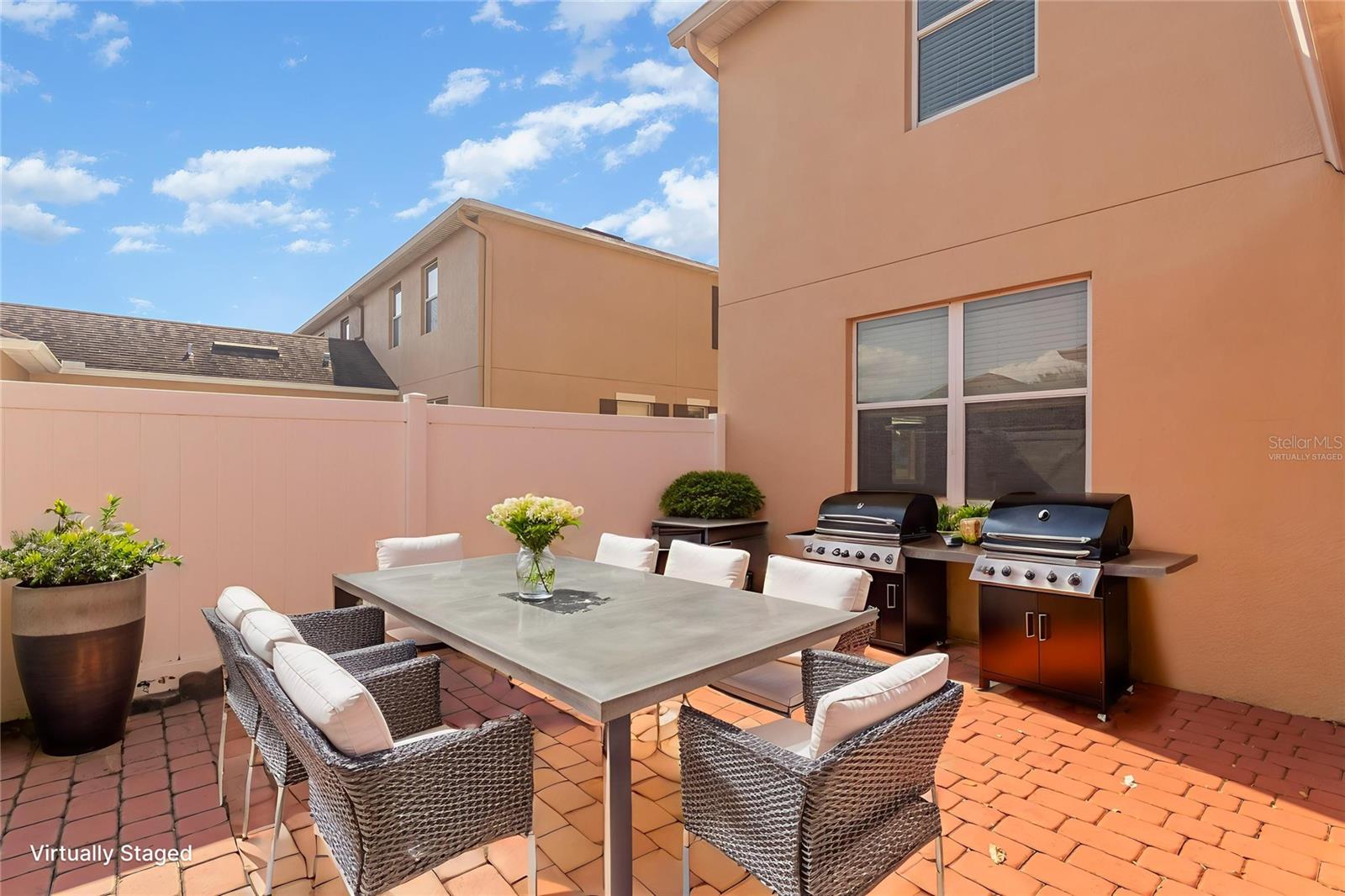 SAVANNAH LNDGS - Residential