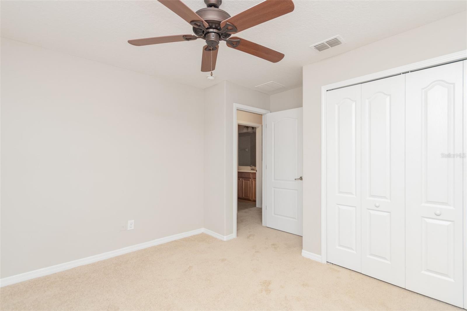 SAVANNAH LNDGS - Residential