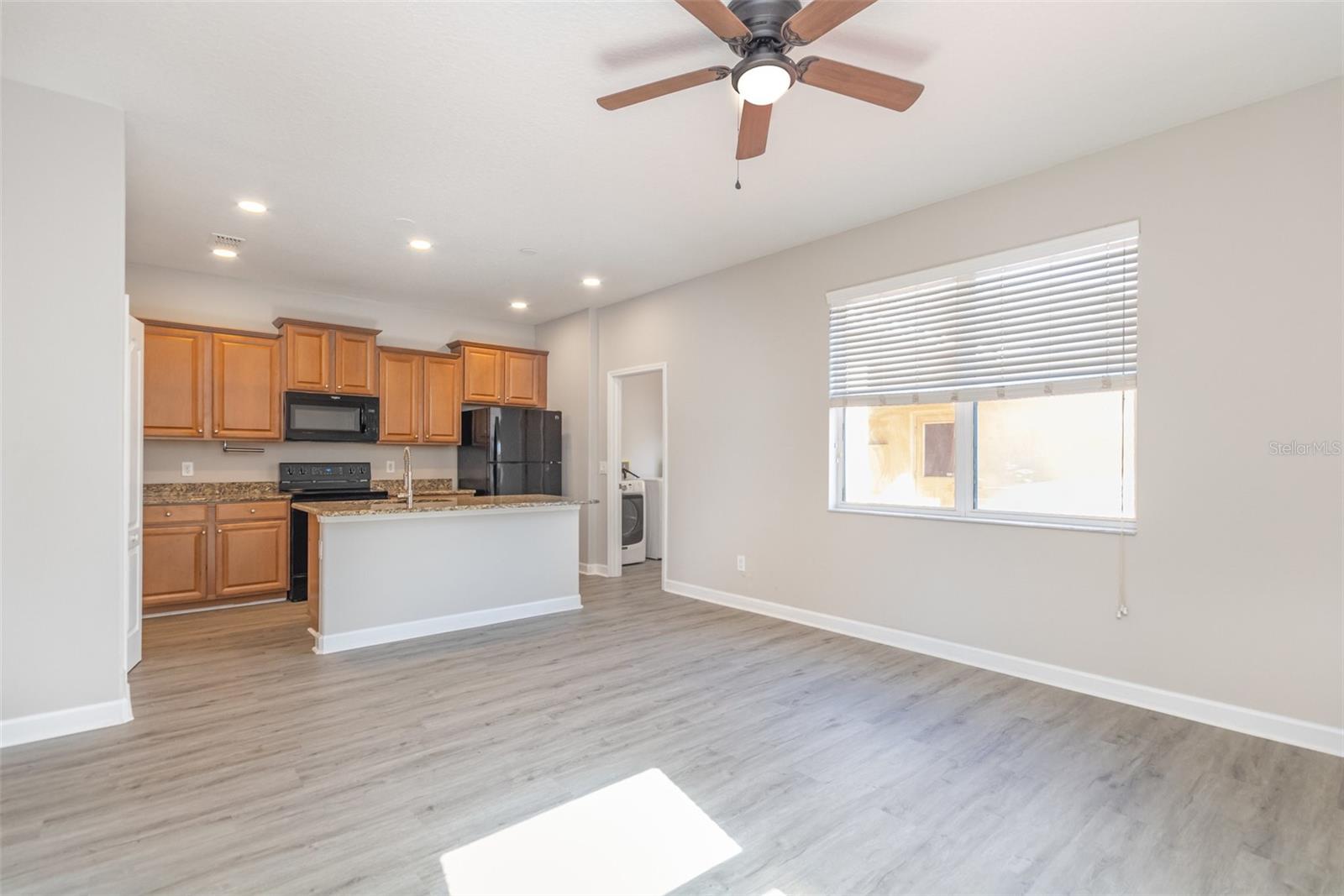 SAVANNAH LNDGS - Residential