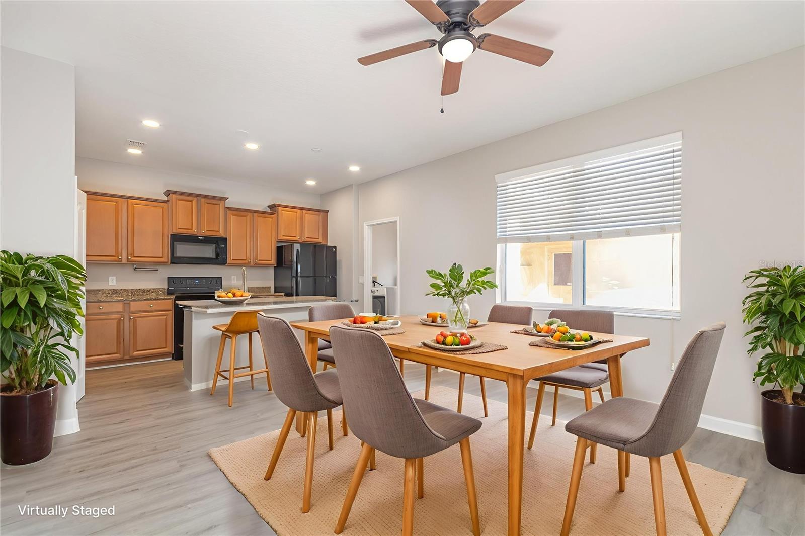 SAVANNAH LNDGS - Residential