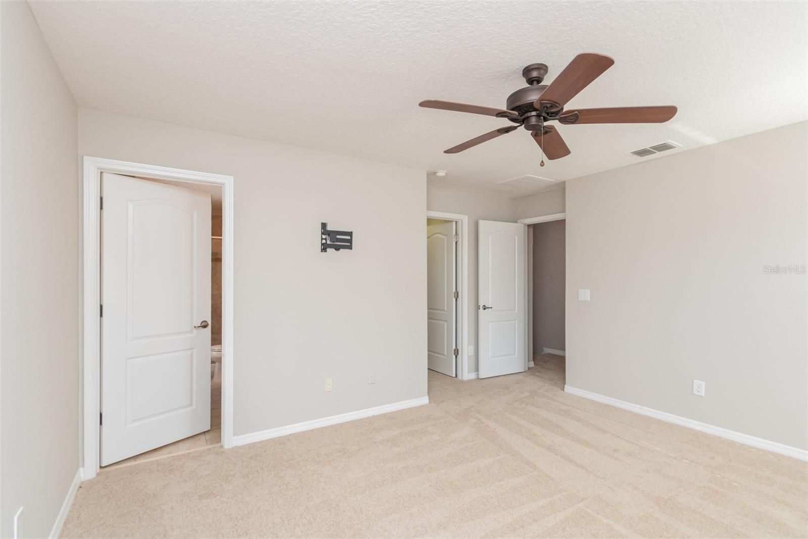 SAVANNAH LNDGS - Residential