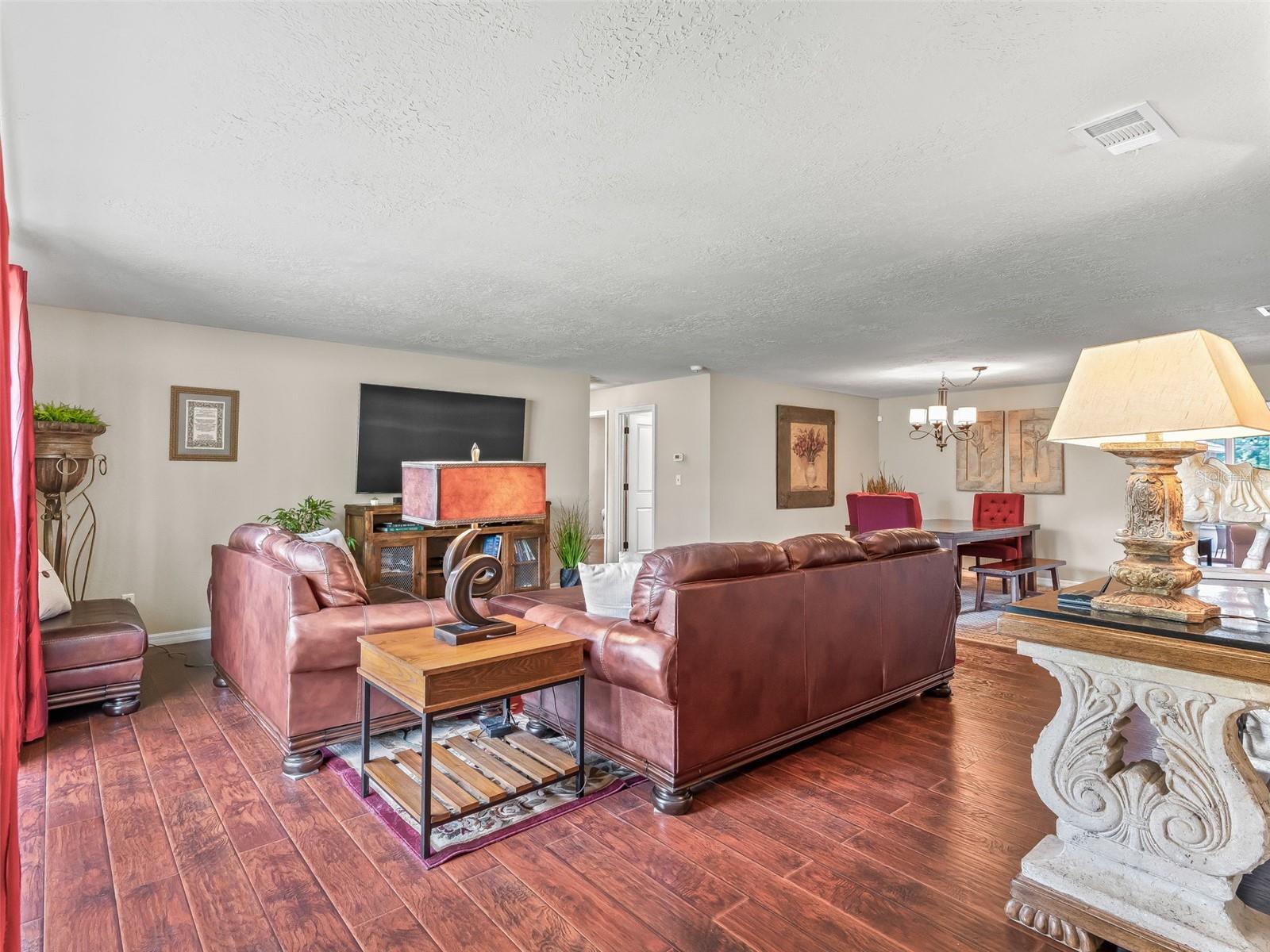 7604 NW 14TH