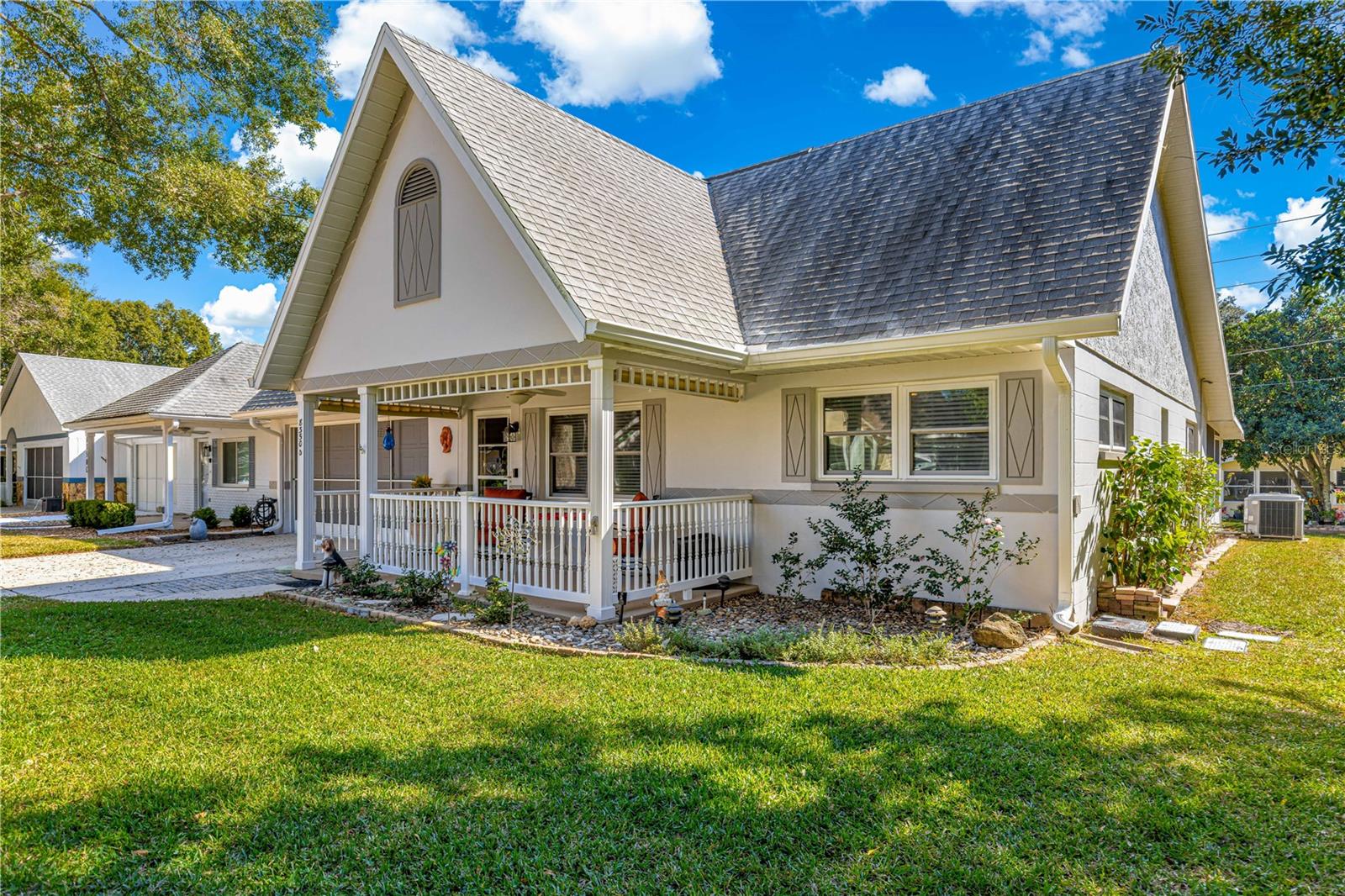 ON TOP OF THE WORLD - Residential