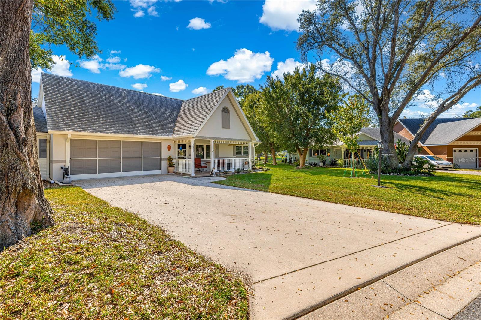 ON TOP OF THE WORLD - Residential