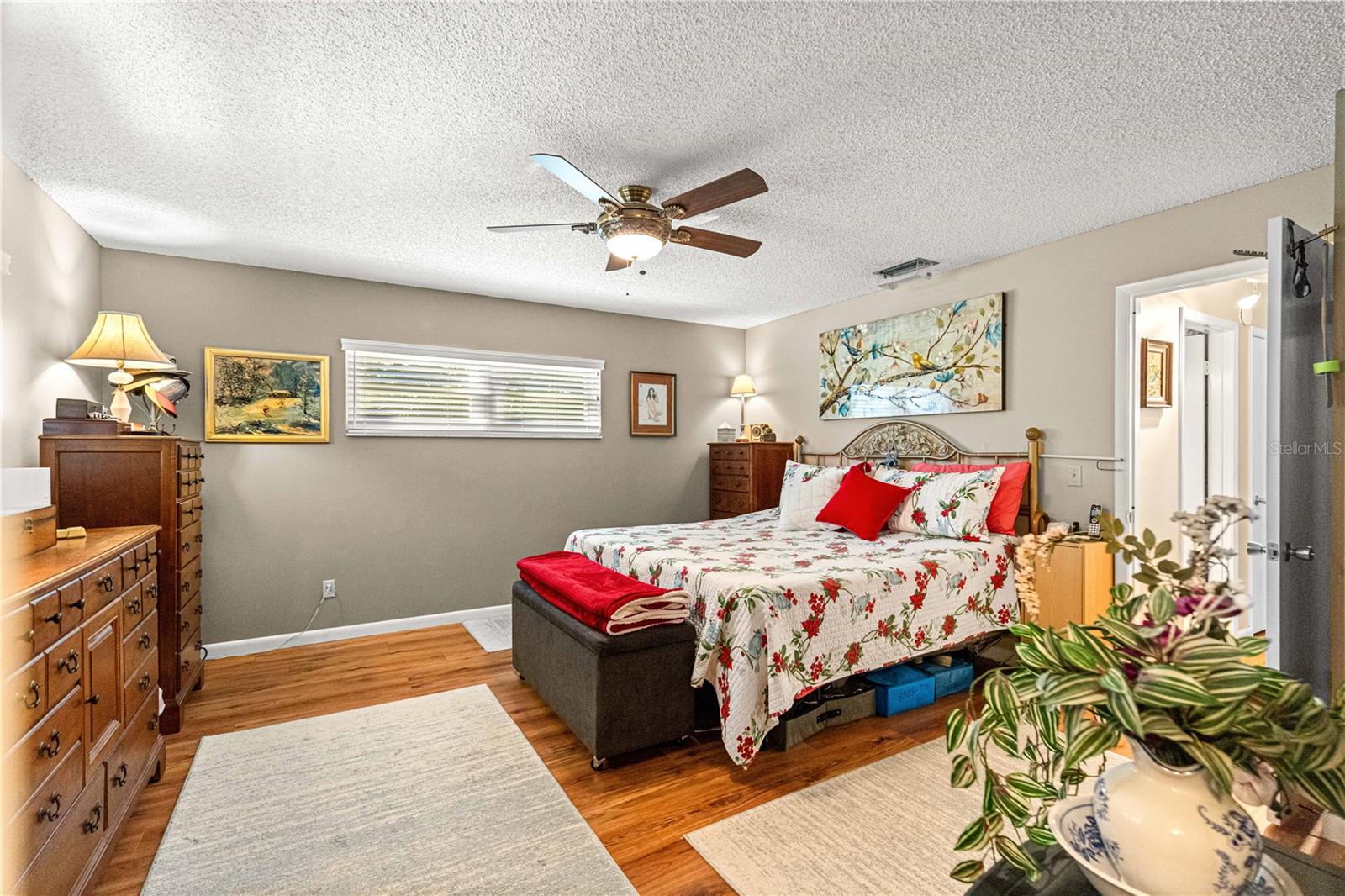 ON TOP OF THE WORLD - Residential