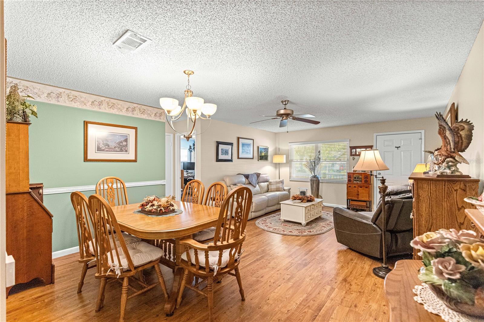 ON TOP OF THE WORLD - Residential