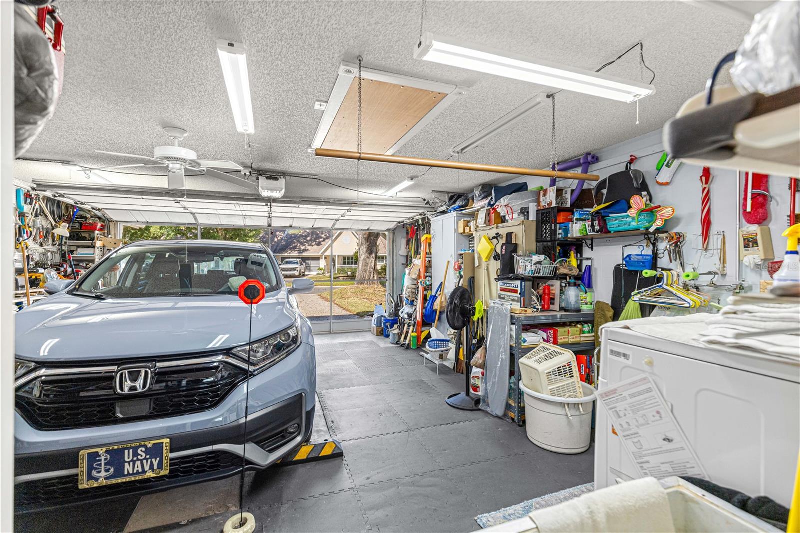 ON TOP OF THE WORLD - Residential