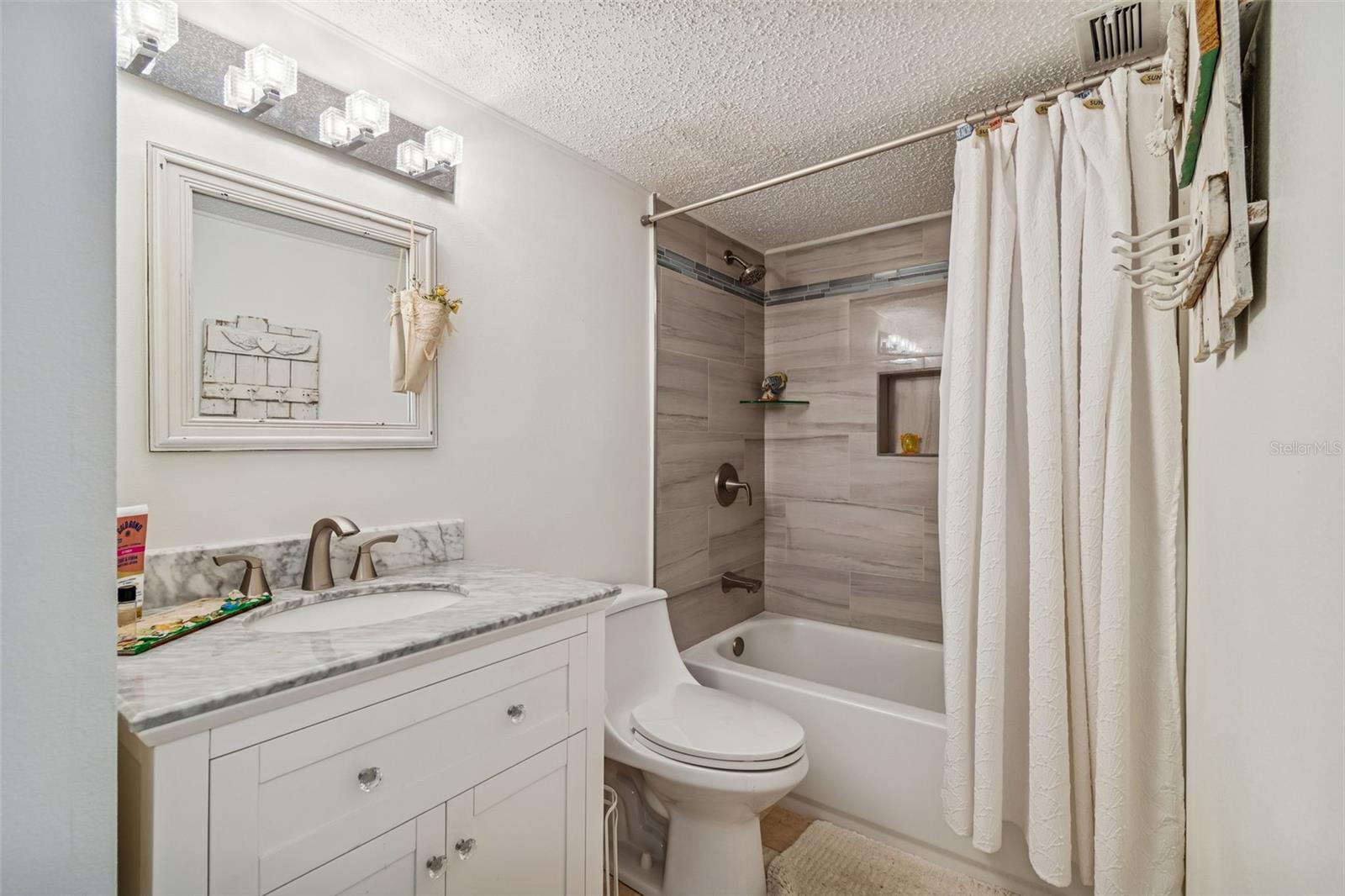 HEATHER LAKE APTS CONDO - Residential