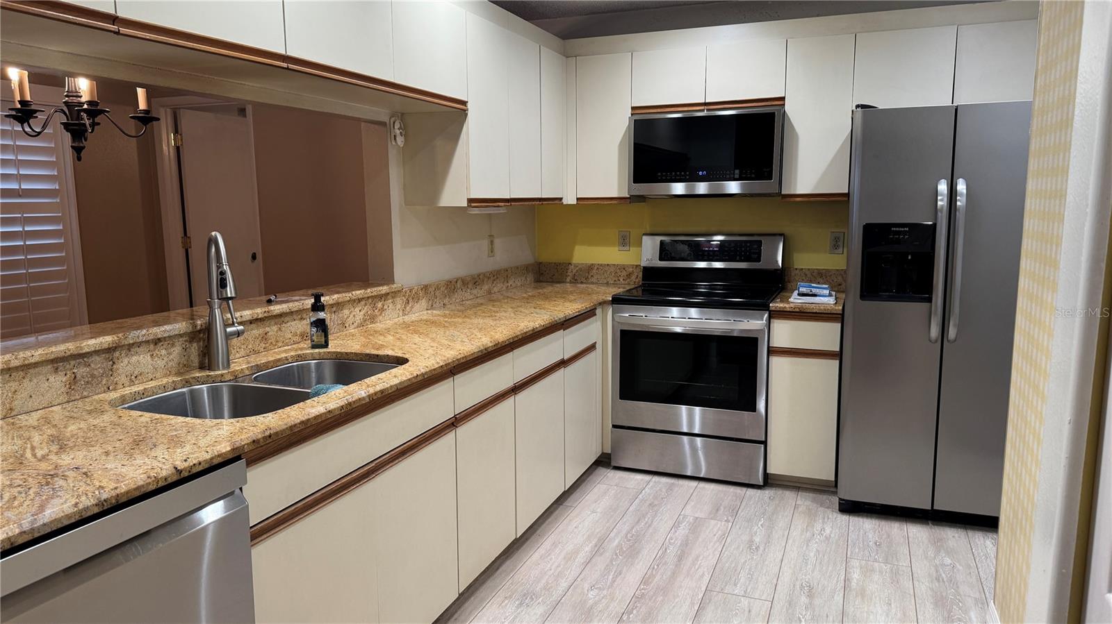 2813 W 74TH ST W 2202
