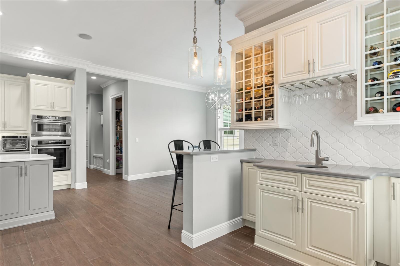 LAKE AVALON GROVES 2ND REP - Residential