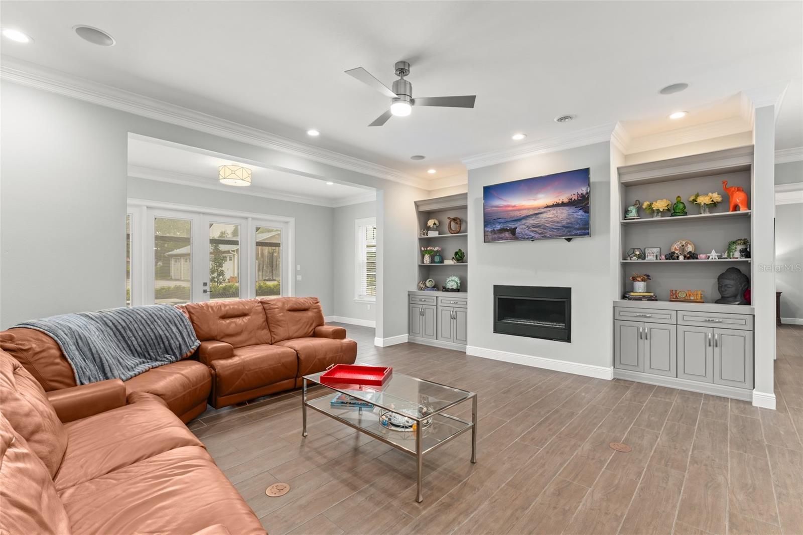 LAKE AVALON GROVES 2ND REP - Residential