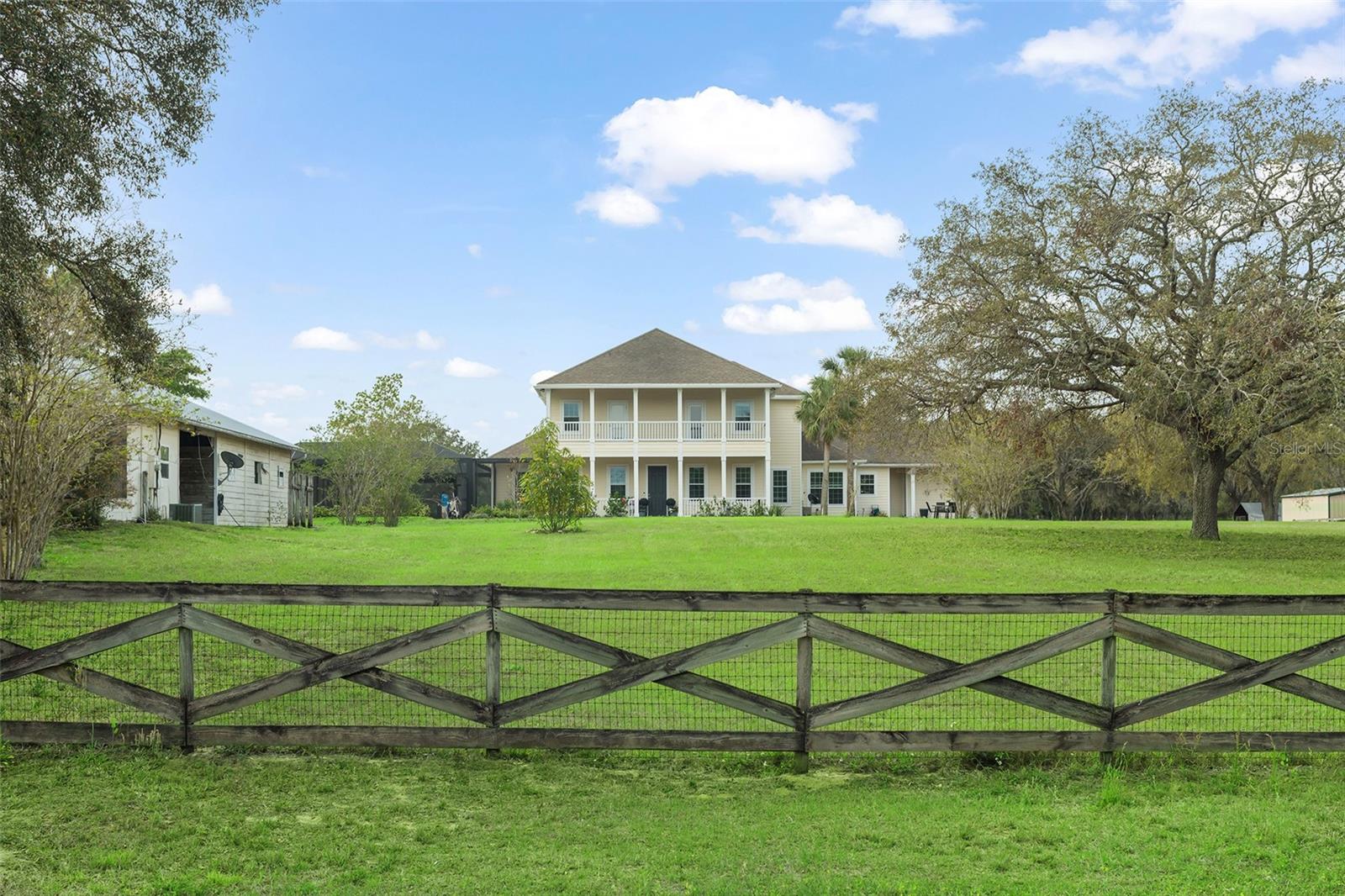 LAKE AVALON GROVES 2ND REP - Residential