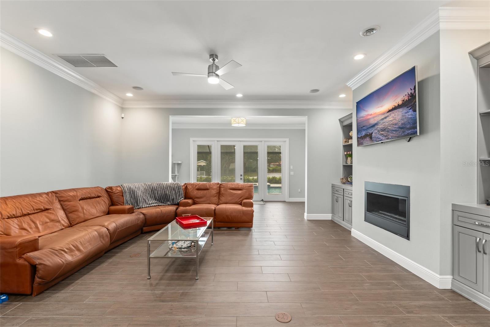 LAKE AVALON GROVES 2ND REP - Residential