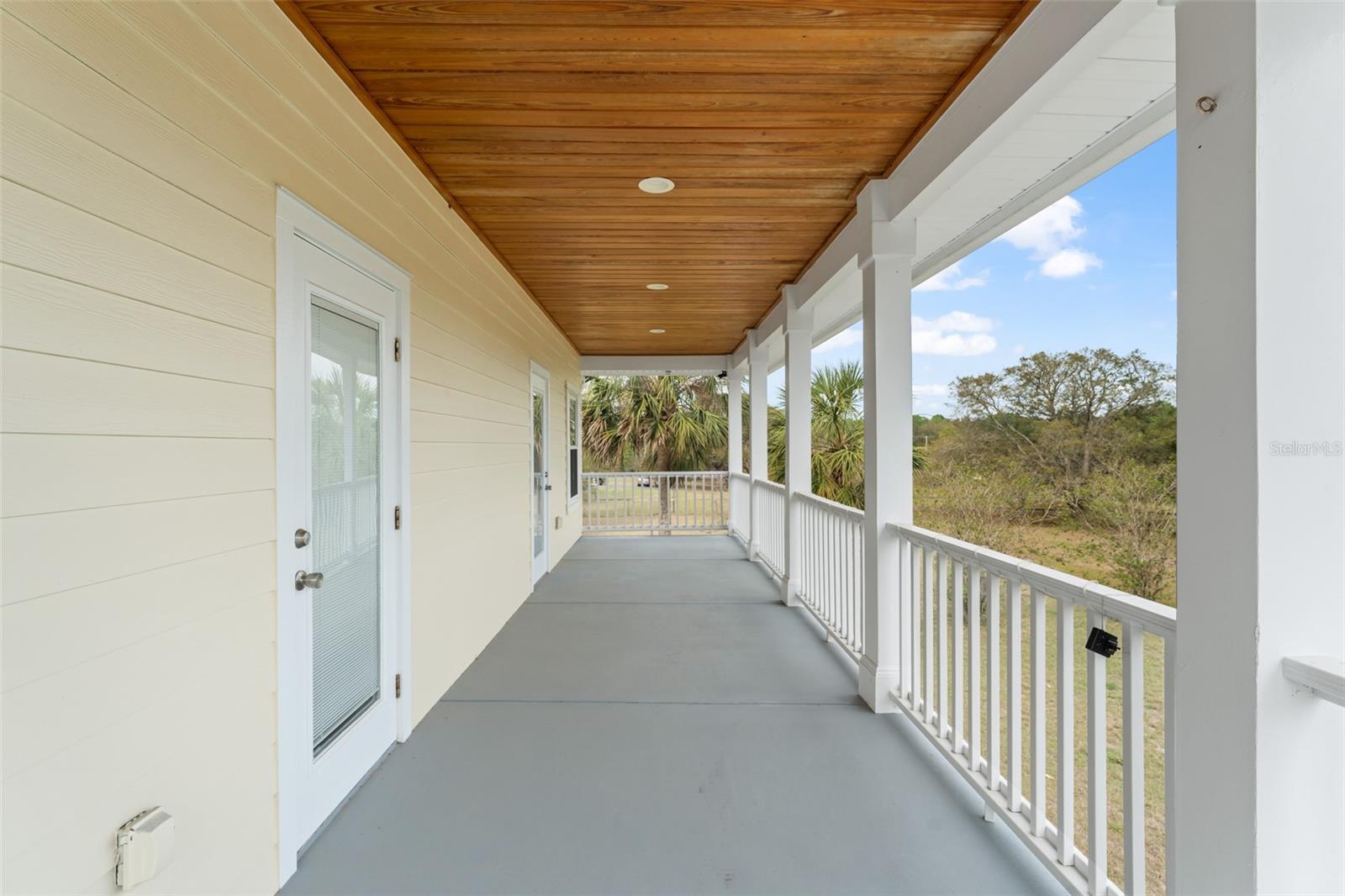 LAKE AVALON GROVES 2ND REP - Residential