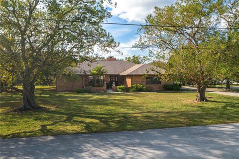 A home in WINTER HAVEN