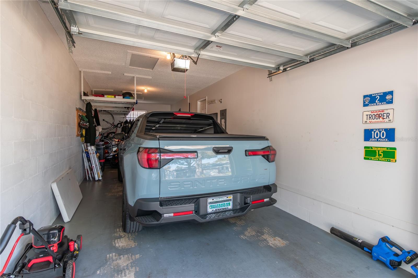 ON TOP OF THE WORLD - Residential