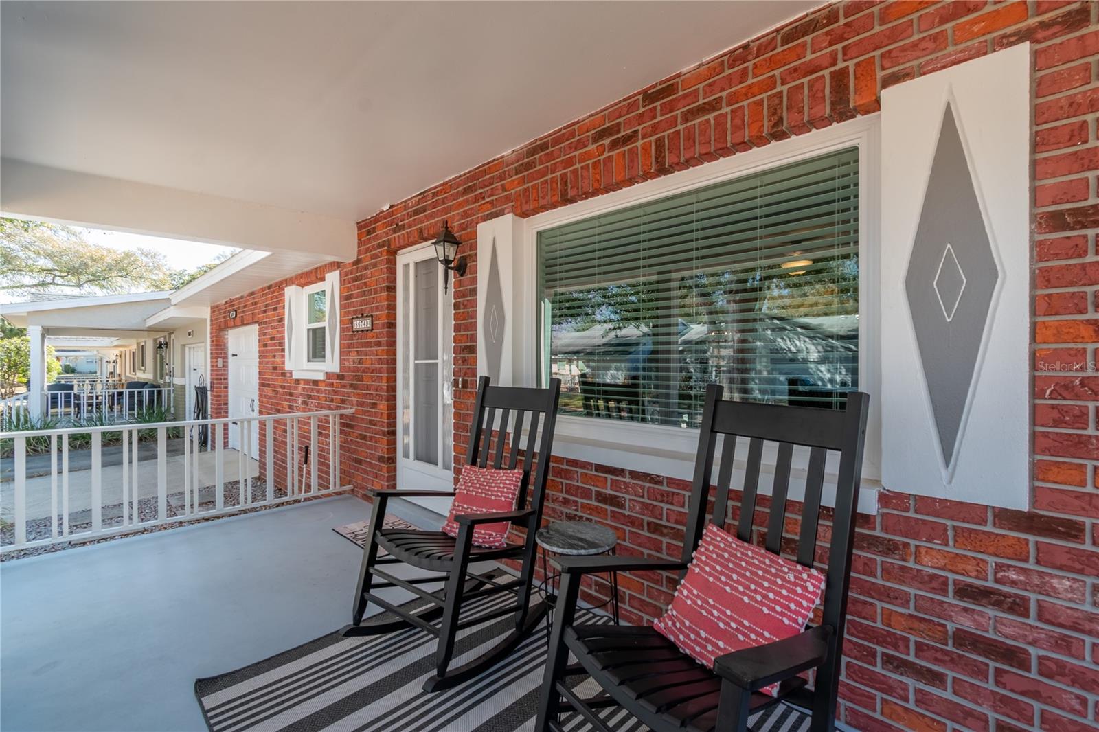 ON TOP OF THE WORLD - Residential