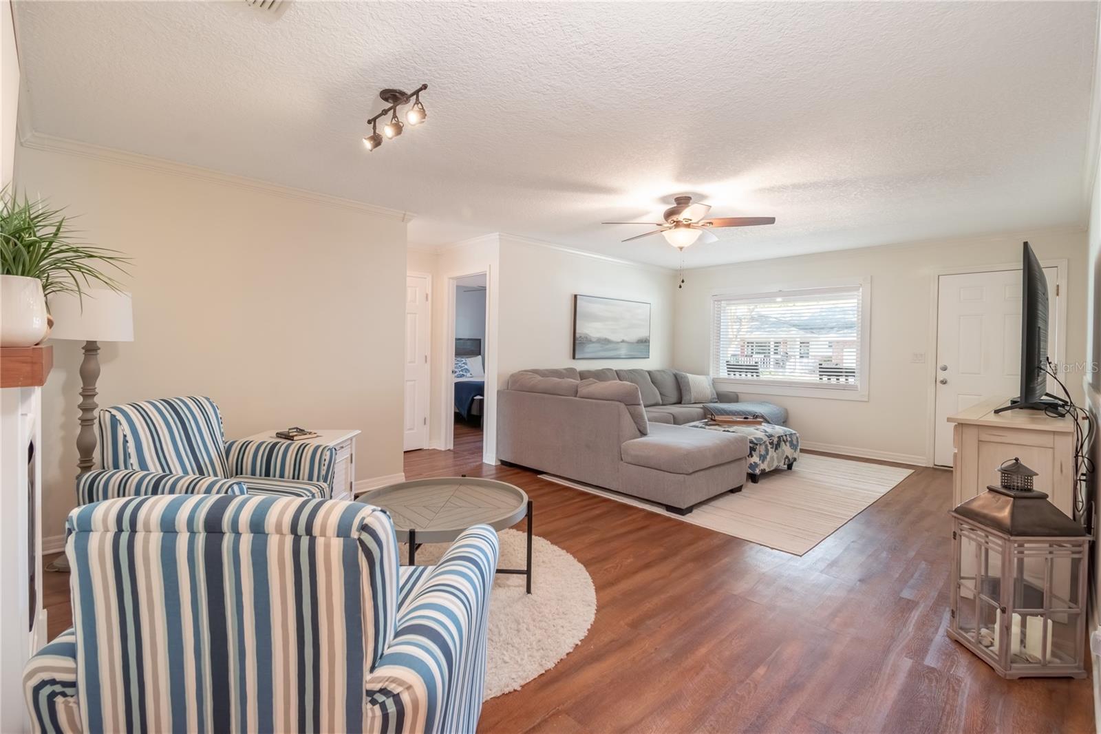 ON TOP OF THE WORLD - Residential