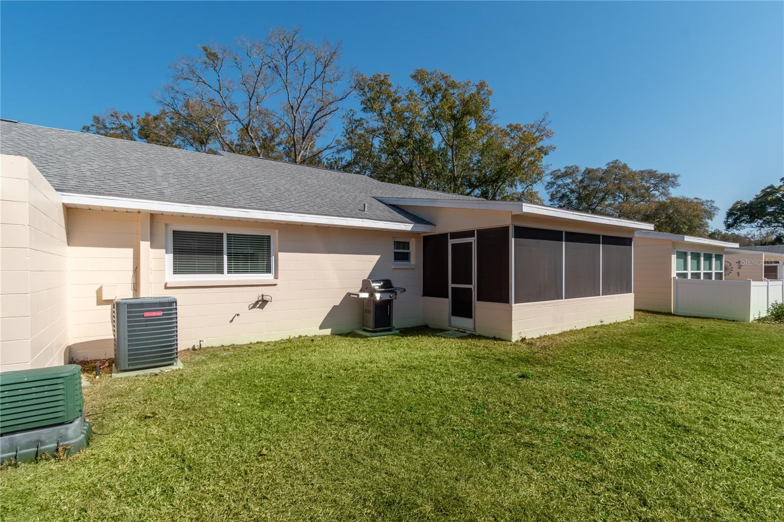 ON TOP OF THE WORLD - Residential