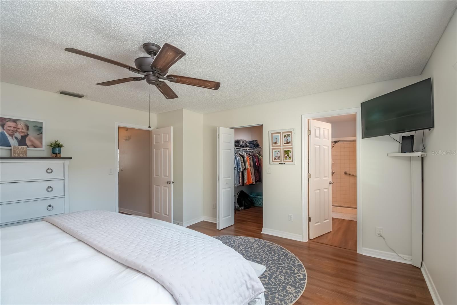 ON TOP OF THE WORLD - Residential