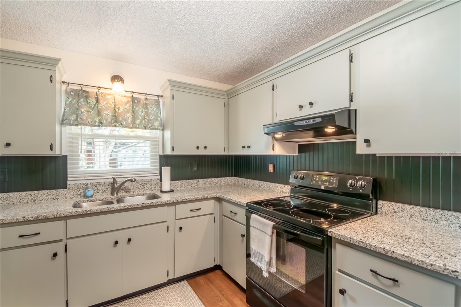 ON TOP OF THE WORLD - Residential