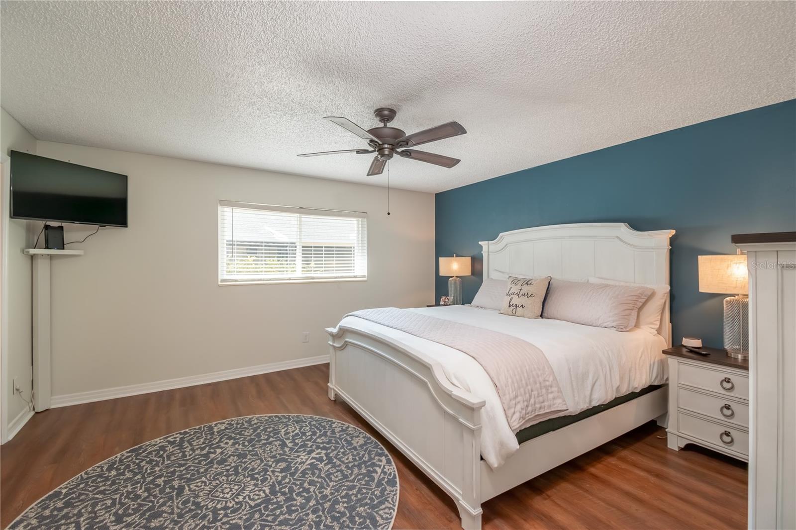 ON TOP OF THE WORLD - Residential