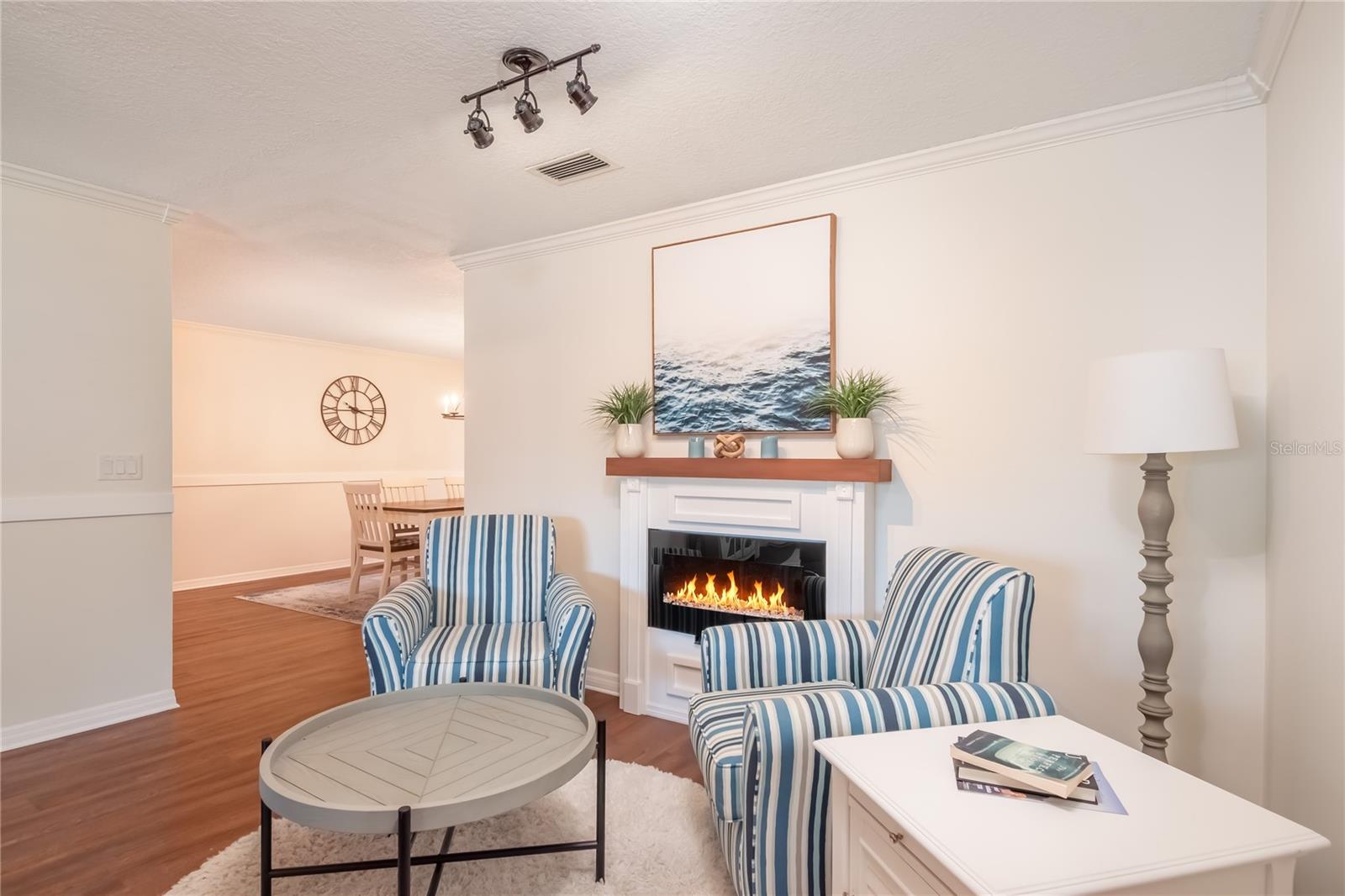 ON TOP OF THE WORLD - Residential