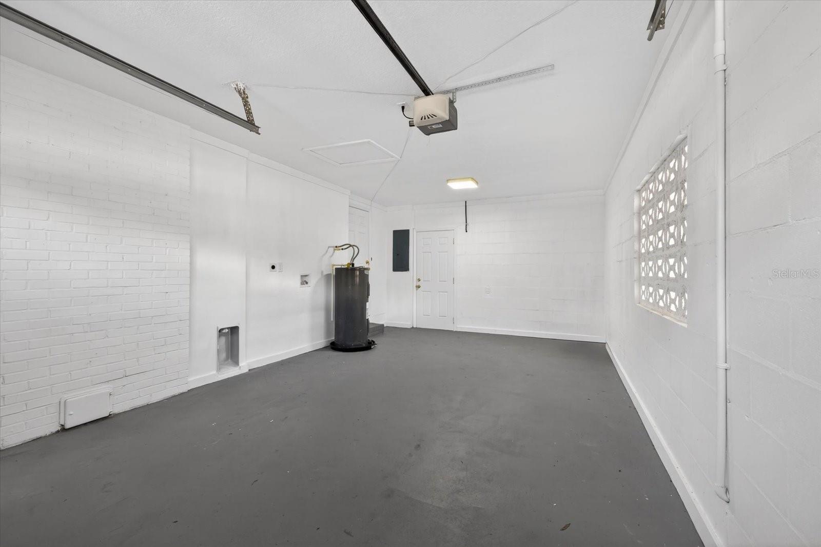 BOULEVARD PINES - Residential