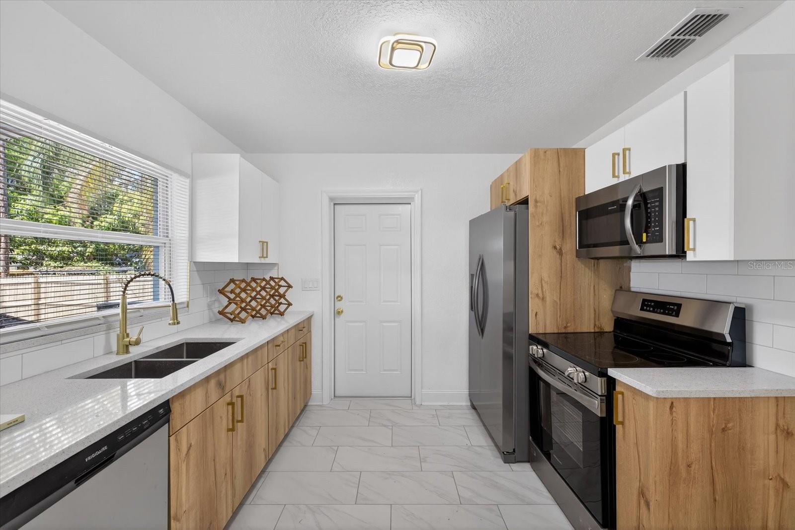 BOULEVARD PINES - Residential