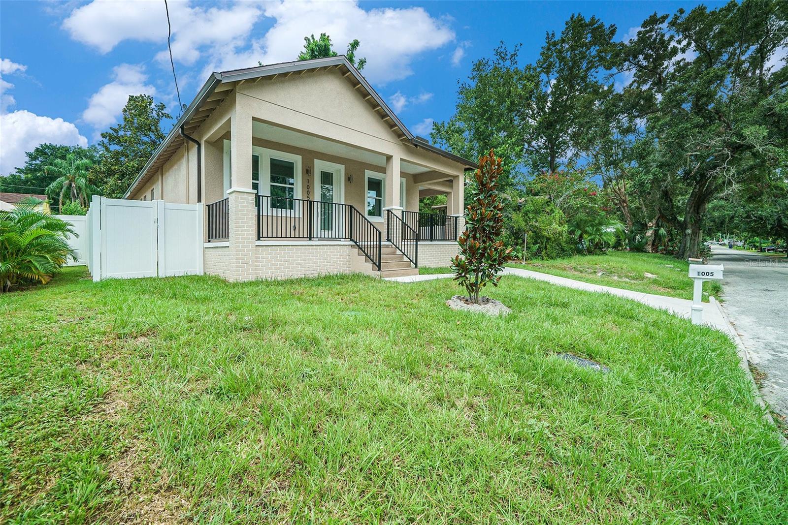 1005 E CRENSHAW STREET