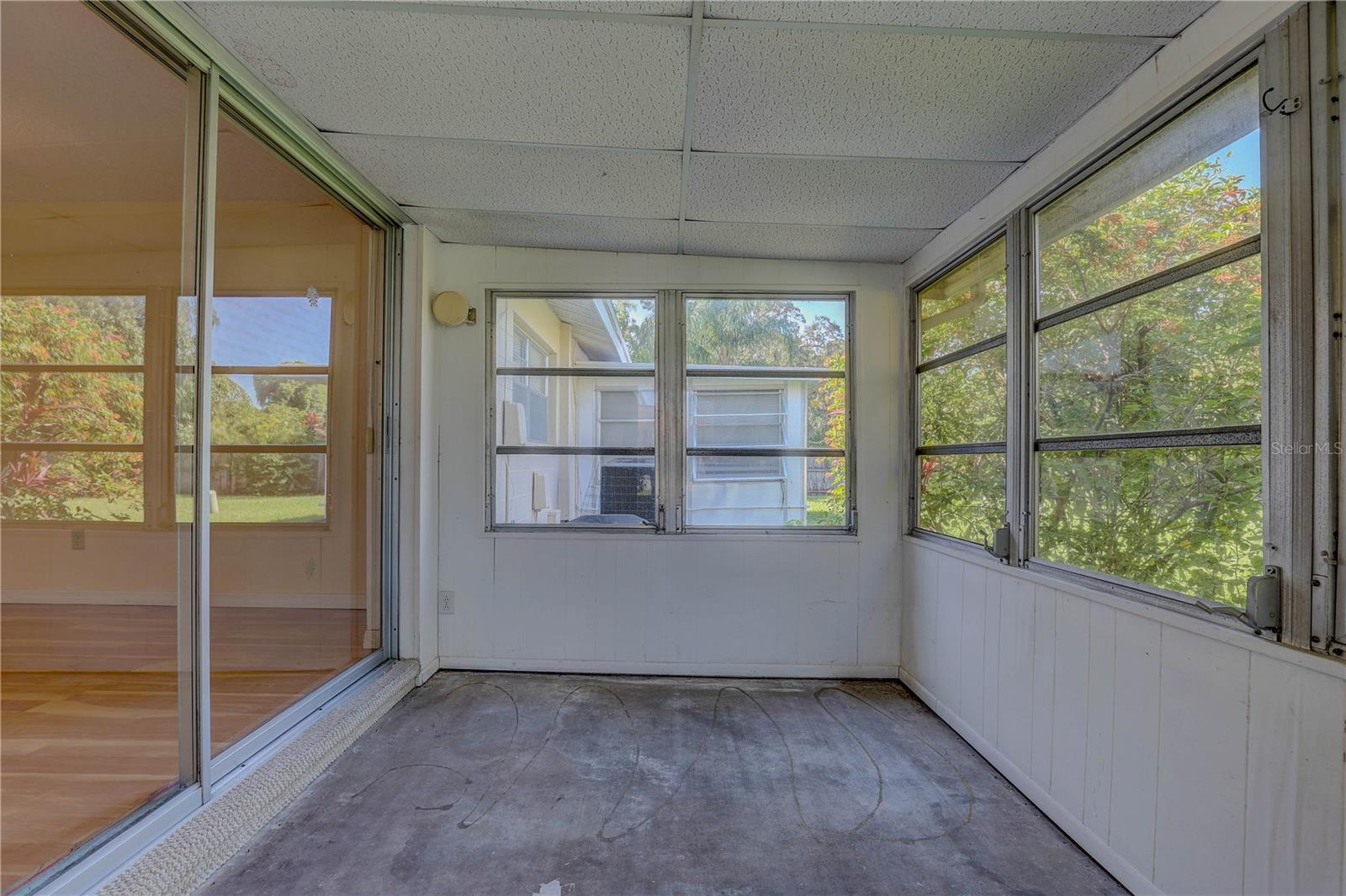 HEATHER HILL APTS - Residential