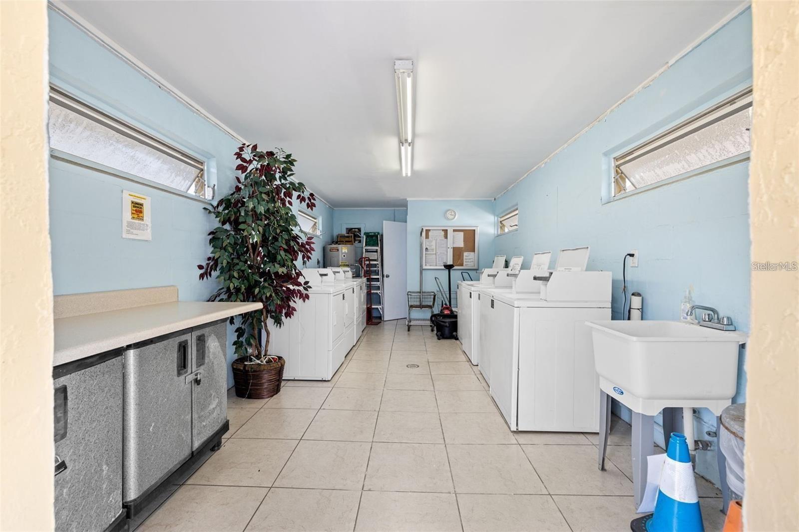 HEATHER HILL APTS - Residential