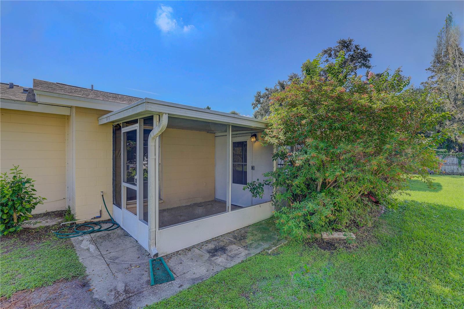 HEATHER HILL APTS - Residential