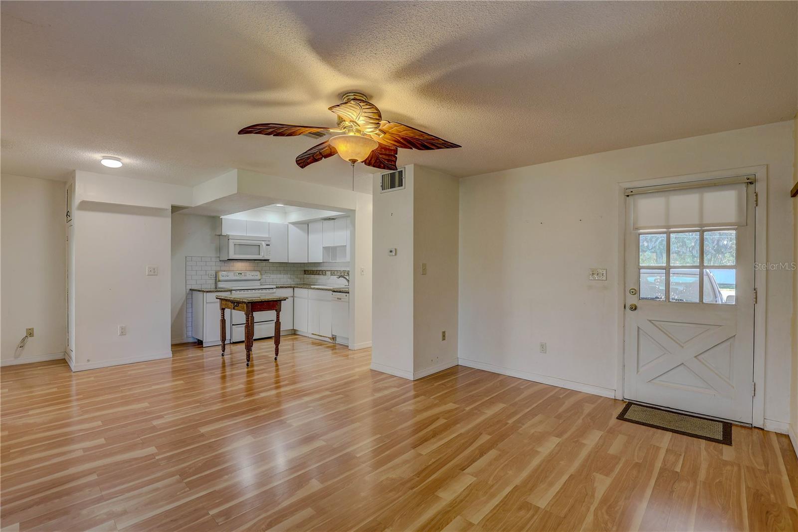 HEATHER HILL APTS - Residential