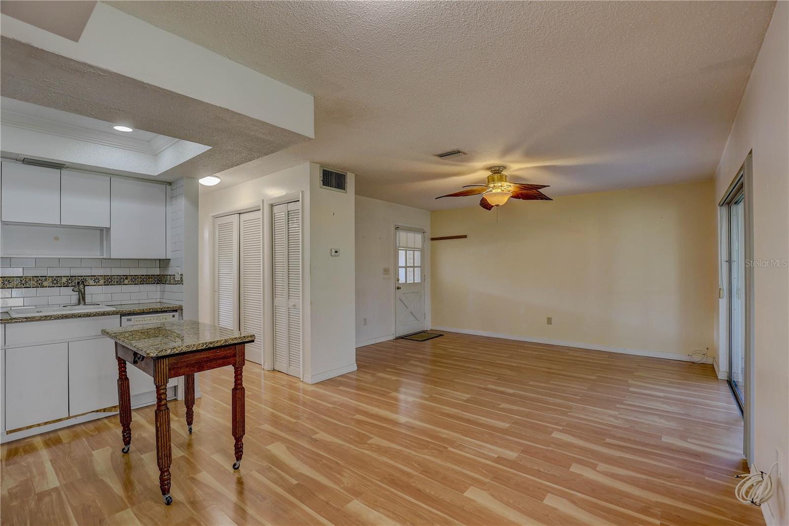 HEATHER HILL APTS - Residential