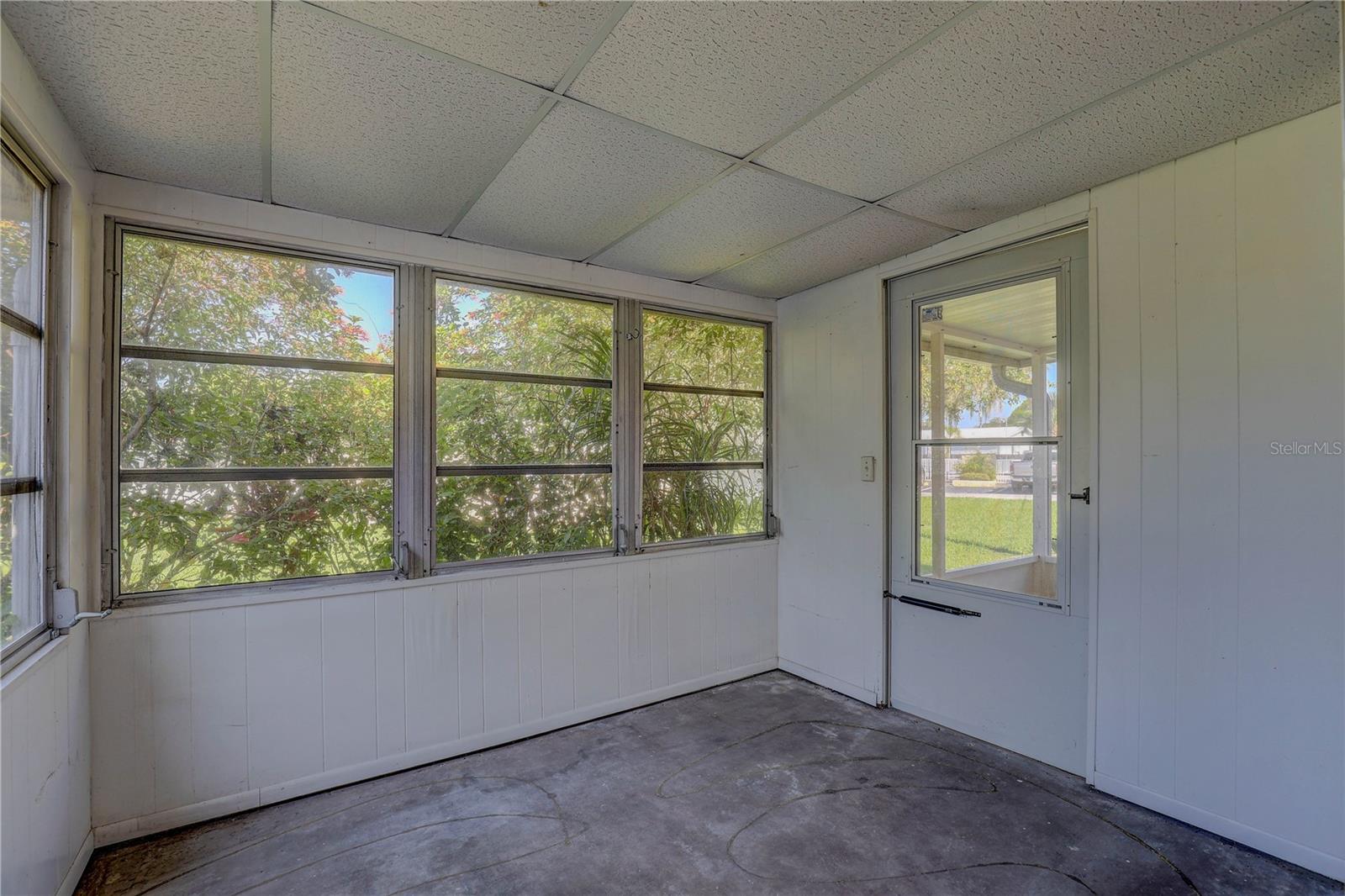 HEATHER HILL APTS - Residential