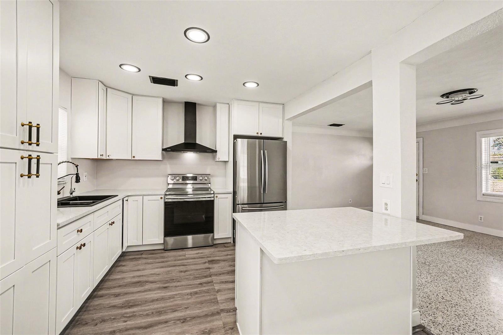 RIVERSHORES - Residential